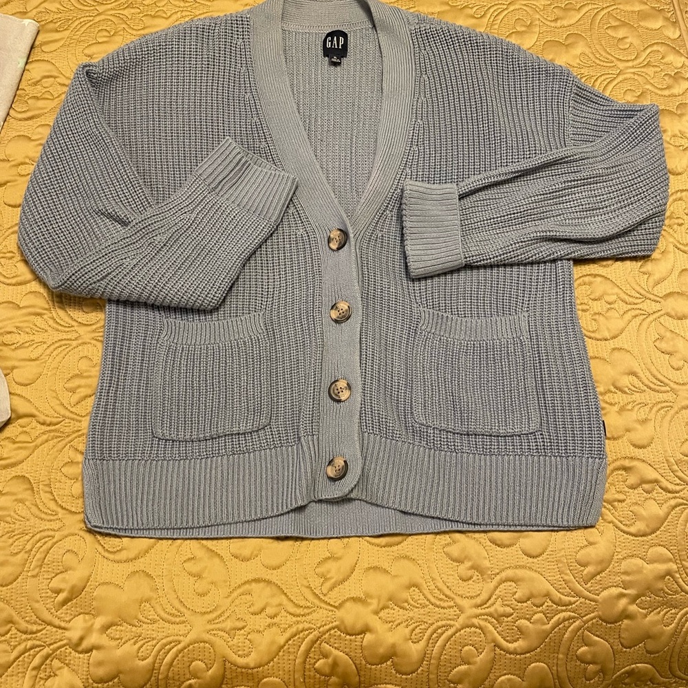 GAP Women's Light Gray Cardigan Sweater